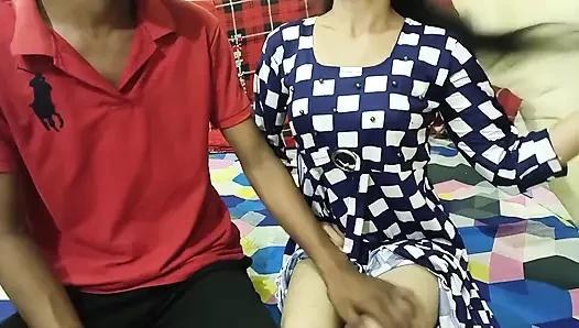 Desi Ladki Guse Me Ayi ya da Apane Chachi Ko Boli Muze Chodo Man Kar Raha Hai