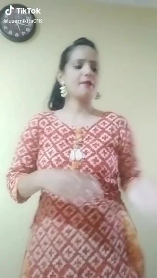 Nayna sharma dans seks tiktok