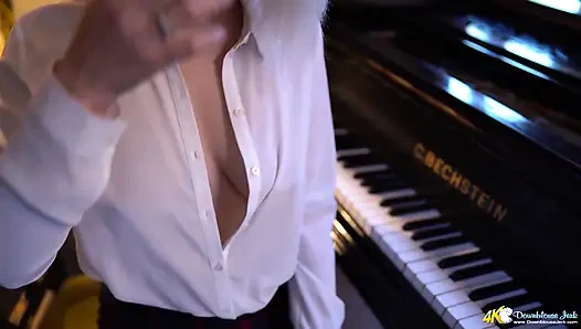 Dolliiy - rock sert piyanist