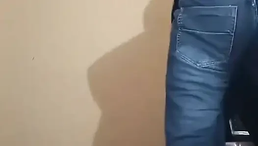 Hintli genç aşıklar romantizmi