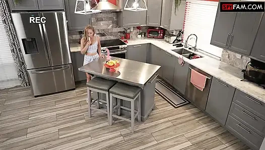 Отчим использует меня как его личную игрушку для траха