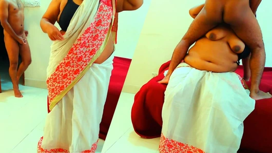 Cor aya aur gerehini ko thapa tap choda jab usni sari bluz pahentha!