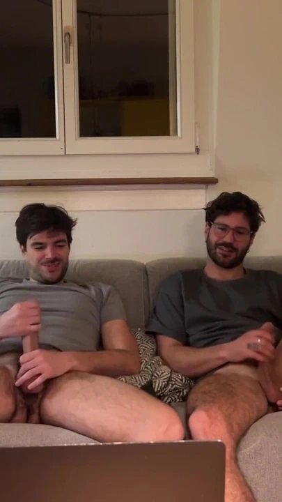 Heteroseksüel arkadaş büyük yarağına dokunmak istedi | Klip 2