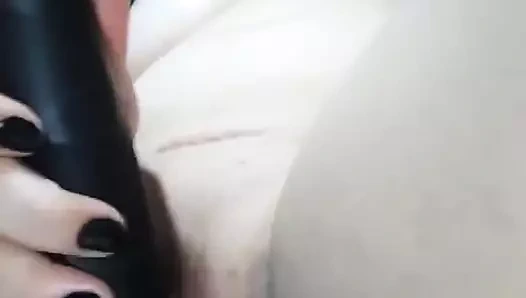 Islak amcığım içinde sert yarağını diliyorum