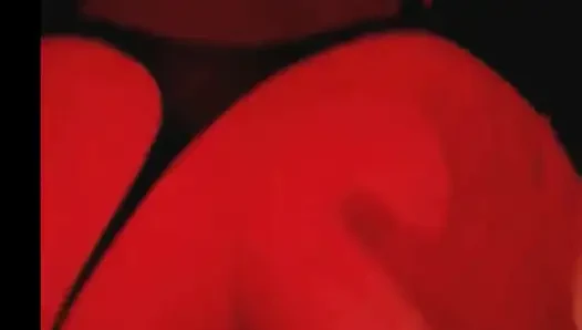 Vanessinha Desi beni kırmızı odaya çağırdı