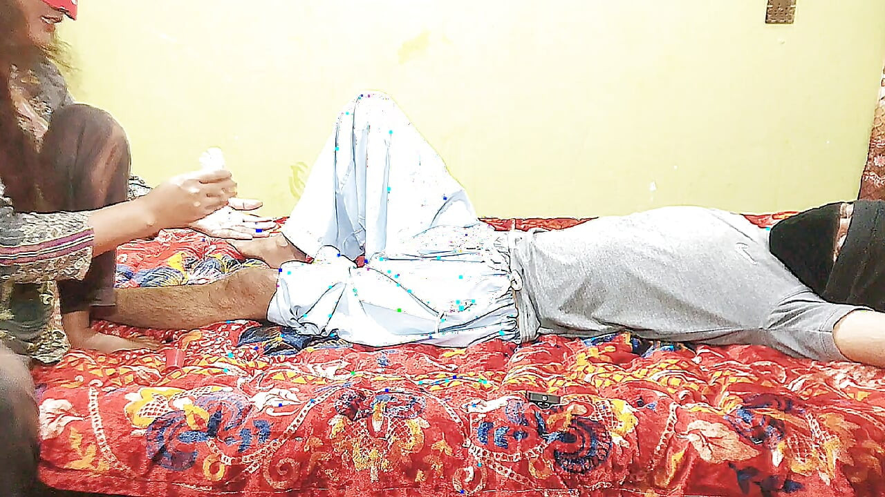 Indian Bahu Ny Ki Sasur Ki Massage Lund Bahir Nikal aya Clear Hindi Audio