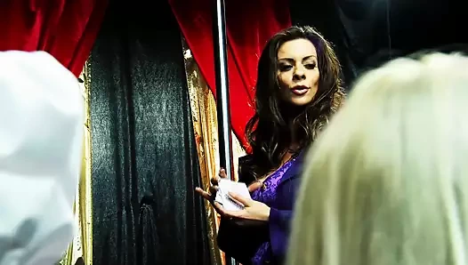 Chelsea French, Cindy Behr ve Linsey Mckenzie vahşi lezbiyen amcık partisi veriyor