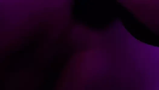 Götte büyük yumruklu oyuncak