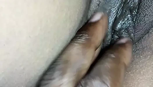 Sevgilim kilitli yerde sikişmeye geliyor