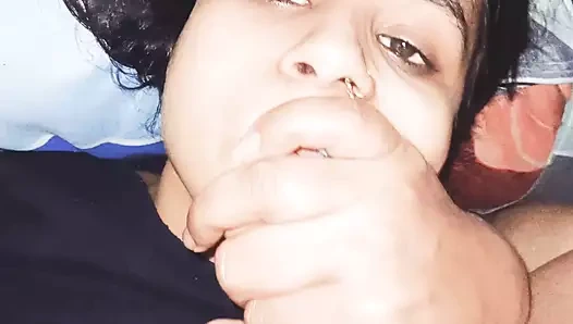 Latika bu gece beni azdırıyor ve yüzüm azgın gibi