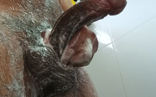 Üvey baba çok sert, sabunlu yarağıyla duşta oynuyor