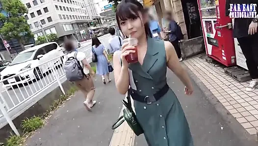 Her sıcak girdap aşamasının tadını çıkartan ağız dolusu azdırma ile krem öpücüğü yürüyüşü.1