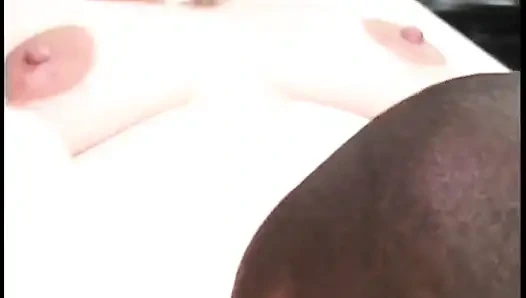 Hamile kadın zenci bir adam tarafından sikilmeyi seviyor