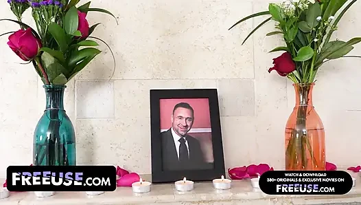 Yas tutmaktan inleyen Armani ve Gaby üvey babalarının hayalet gibi yarağıyla çıldırıyor
