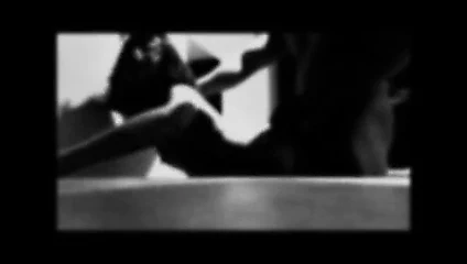 İnce hotwife sevgilisi ile anal alır.