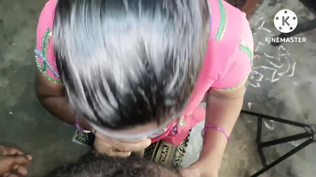 Hintli köylü evli kadın hor öğrencilerle kola soslu