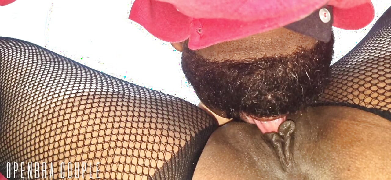 Kerala chechi seksi vücudunu gösteriyor