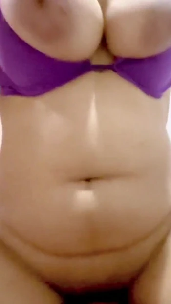 Обязательный для обмена момент из "Браун в хиджабе удивительный приглашает быть охранником отеля"