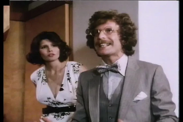 Хардкорные сквиртующие шлюшки заливают полы спермой в XXX