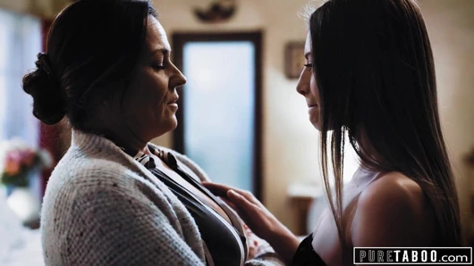 Saf tabu, kyler quinn üvey anne ve üvey babasıyla yakalandı