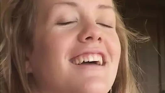 teen sarışın tatlı alır tüm giyinmiş yukarı için hardcore anal seks