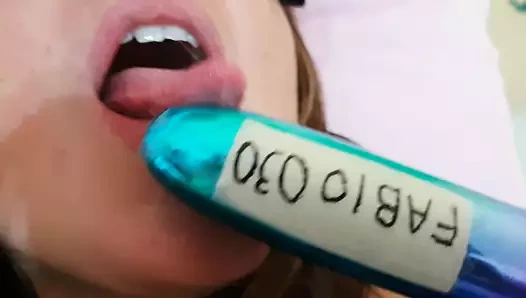 Una bella vacca che gode per me con il suo dildo!! Fabio030