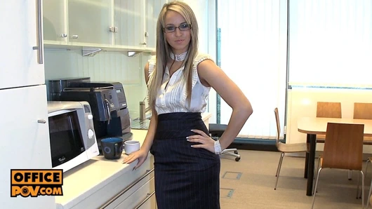 Bakış açısı - spex sürtük Aleska Diamond ofiste seni aşağılıyor