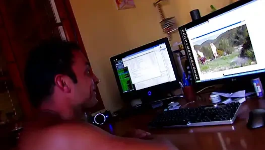 Seksi büyük memeli sarışın çifte üçlü seks götten sikişiyor