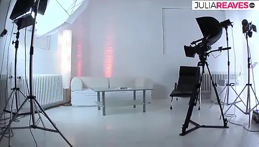 Büyük dildolu genç sarışın