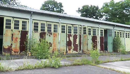 Grup seks, dışarıda ve ofiste sikiliyor