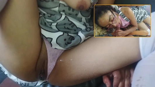 Ateşli latin arkadaşım kanepenin her yerine fışkırtıyor