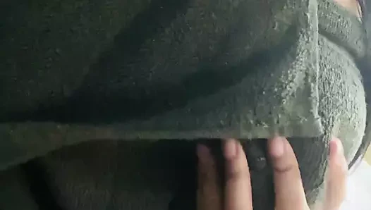 Aman tanrım çok azgınım lütfen biri beni sikebilir mi