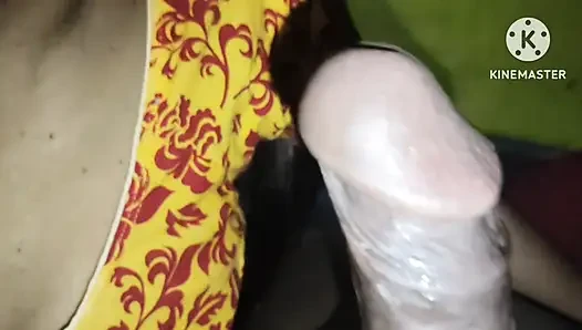 Üvey kız kardeşim ağzında bitireceğim en iyi oral seksi bana veriyor