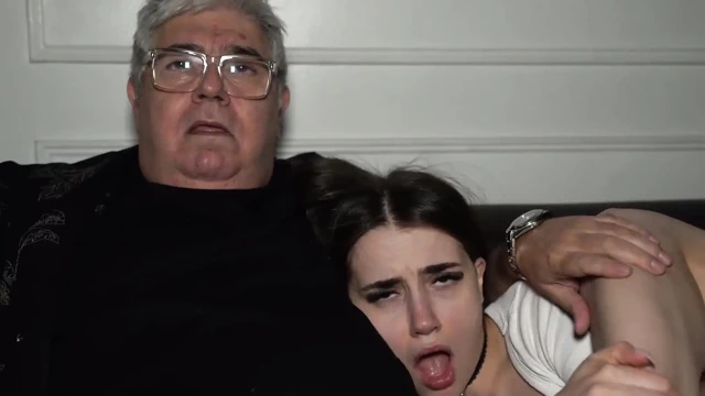 Arkadaşımı Futbol Izlemeye Davet Ettim Ve Sonunda Eşimin Yüzüme Alet Attım