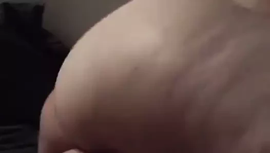 Taper dans son gros cul