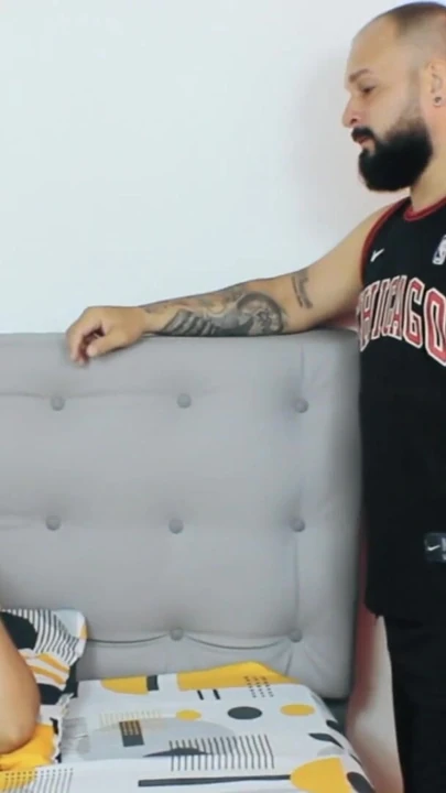 En iyi arkadaşımın karısının büyük tombul amını sikiyorum! İspanyolca porno | Klip 1