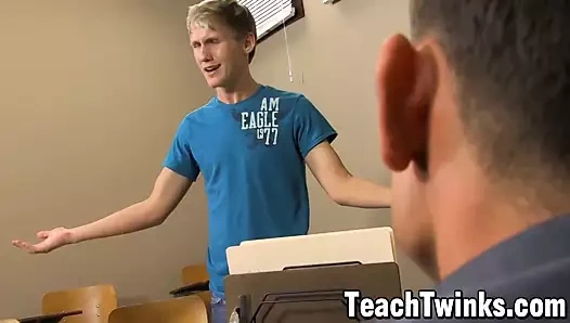 Hayden chandler cums süre asılı öğretmen luke milan sikikleri onu