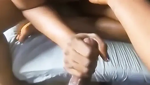 Benden amını ıslatmamı ve damlatmamı istedi