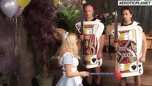 Alice bir peri aşk hikayesi s5: üç lezbiyen eş değiştirmeli ateşli kostümlü boşalma