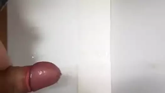 Spritze in einen Schrank bei der Arbeit