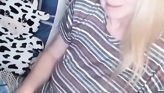 Hot BBW Momma Takes Care Of Her Beautiful Pussy!