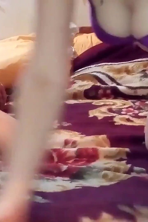 Sonunda yeni genç komşumu uzun kuyruklu siktim