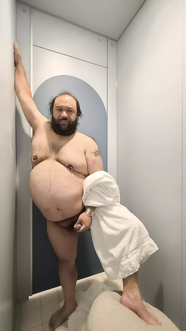 Buiseqy в кабинке бассейна