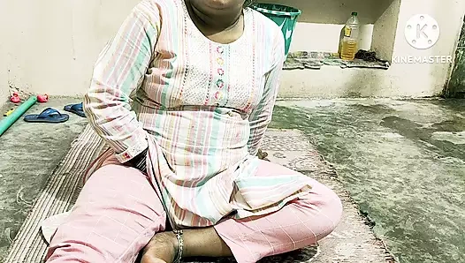 Hintli evli kadın komşu çocuğuna sert