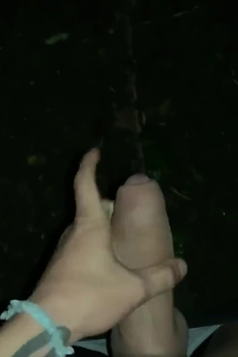 Gece büyük boşalma açık havada - kalın yarak