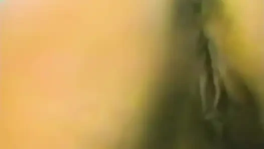 Sıkı memeli sarışın yarak emiyor ve döl yutuyor