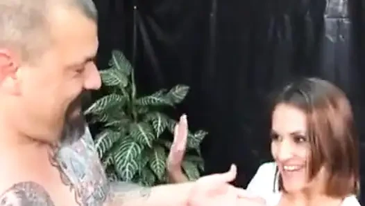 Esmer hatun tutkuyla sert yarak emiyor