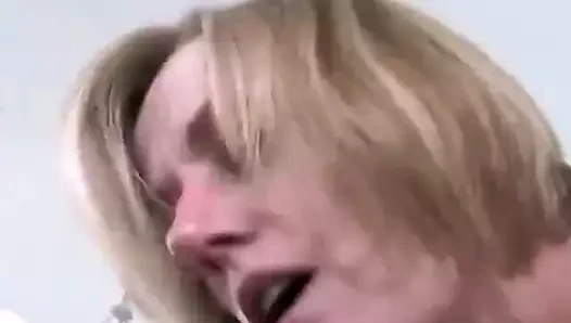 Melanie Skyy dublör yarakla sert sikiliyor