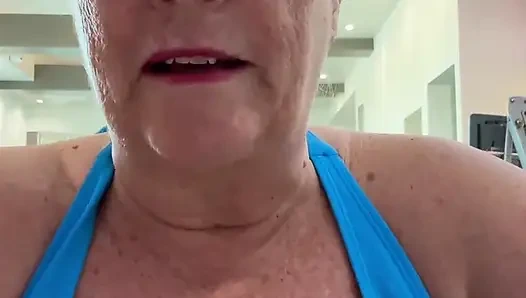 Havuz zamanı memeler