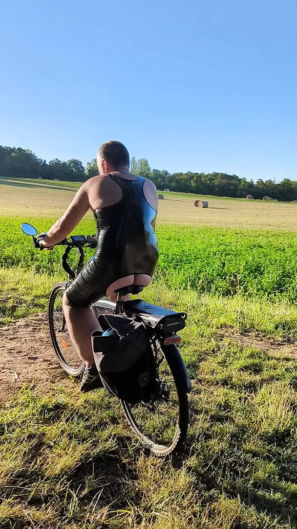 Велосипедный хуй из пвх